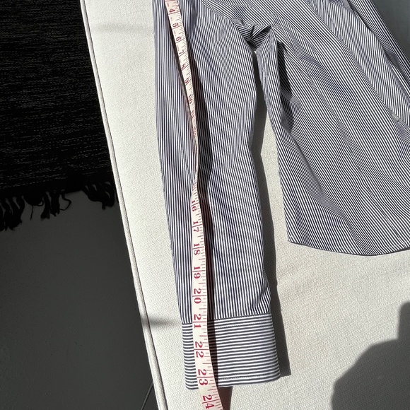 Jones New York (M) 100% cotton, no-iron, button-up shirt, perfect condition. - Picture 10 of 12